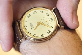 Chung quanh chuyện đổi giờ