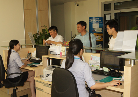 Trung tâm y tế LOTUS khám bệnh miễn phí cho thiếu nhi nhân ngày Quốc tế thiếu nhi.