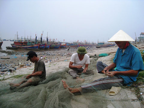 Nước mắt tang thương làng... goá phụ