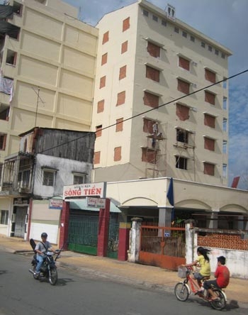 Cố ý định giá thấp Tigi Tour