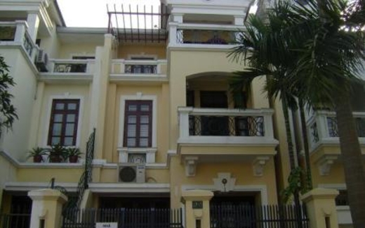 Hoàn Kiếm: Nhà tiền tỷ chào bán nhan nhản