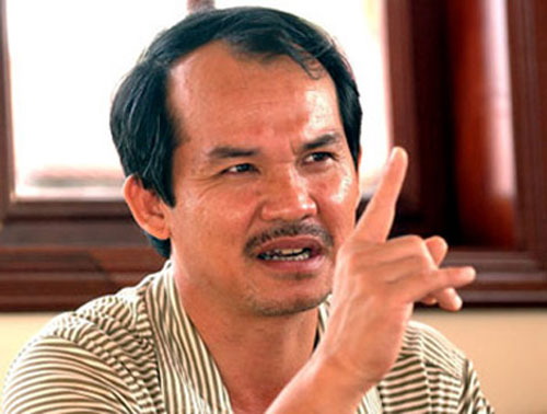 “Con kiến kiện củ khoai”?