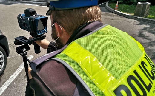 Ba Lan: Vé phạt do không có khẩu trang và tiền phạt 1000 zł do biển đăng ký. Từ hôm nay, hãy chú ý khi đi xe