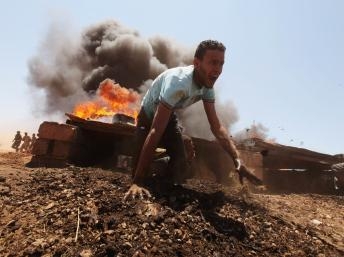 Anh Quốc kêu gọi NATO gia tăng oanh kích Libya