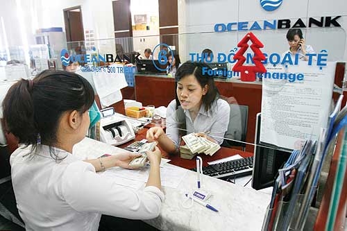 Ngân hàng chưa dám hạ lãi suất vì “thăm dò” nhau