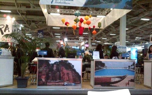 Du lịch cầm cố