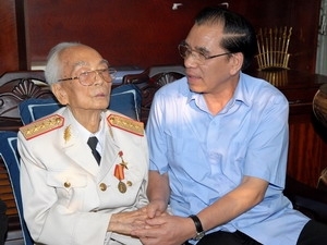 Lãnh đạo chúc thọ Đại tướng Võ Nguyên Giáp