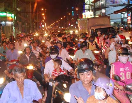 Nhiều vụ ùn tắc giao thông ở TP HCM kéo dài tới 6-9 tiếng