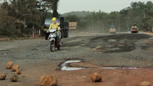 Phí cao đổ đầu dân