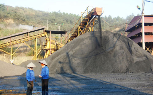 Sắp phải nhập than vẫn đòi giảm thuế xuất