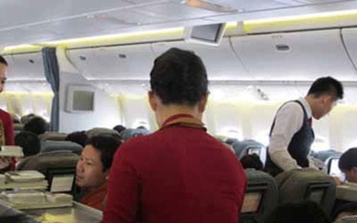 Tiếp viên hàng không nổi danh buôn lậu