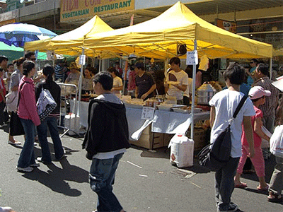 Dân Ta ăn tết Tây trên đất Tây