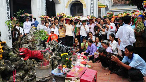 Cấm lên đồng, đốt mã, có phạm luật?