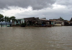 Nam Trung Bộ tiếp tục bị lũ