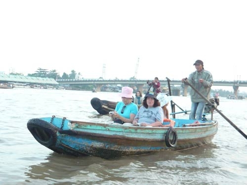 TÀU DU LỊCH: ẨN HỌA KHÓ LƯỜNG