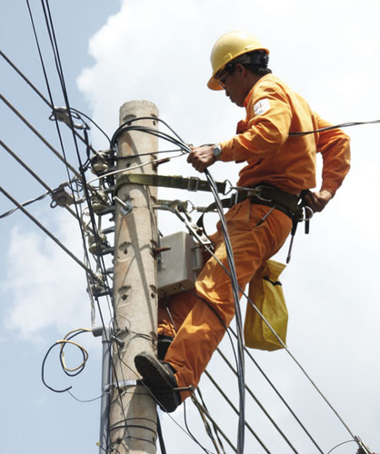 Nhiều sai phạm trong chính sách lương tại EVN