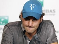 Serena và Djokovic theo bước Federer