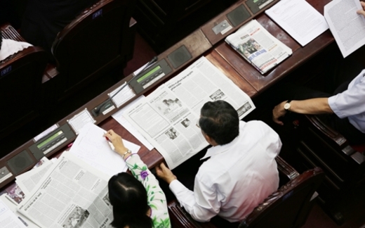 Tiết kiệm - Nên chăng bắt đầu từ… Quốc hội?