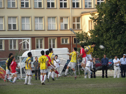 Kết thúc vòng một giải bóng đá Cộng đồng Hè 2010