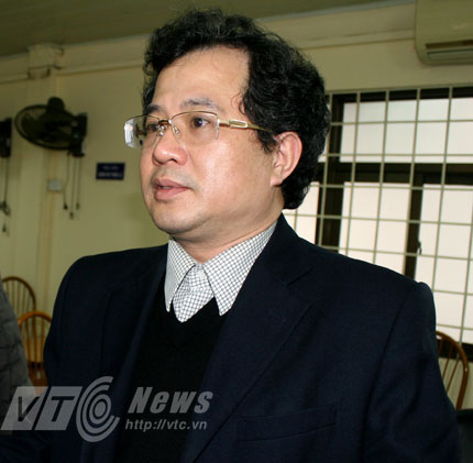 "Không có chỗ đỗ xe người dân nên tự chọn cách đi"
