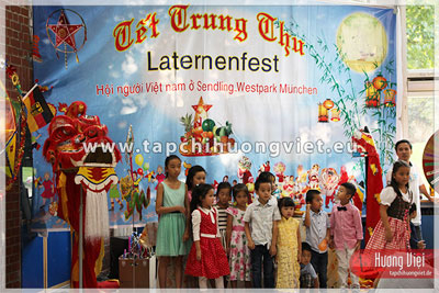 Thiếu nhi người Việt tại Đức đón Tết Trung Thu