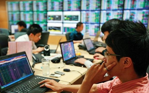 Chọn cổ phiếu BĐS: Tìm “ốc đảo” trên sa mạc