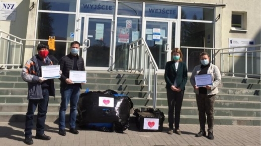 Người Việt ở Ba Lan "giữ lửa tình làng nghĩa xóm" chống Covid-19