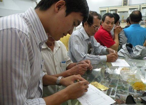 Vàng giả, vàng nhái: Ai đen thì chịu?