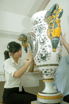 Một doanh nhân tặng “Chén ngọc” cho Đại lễ 1000 năm Thăng Long