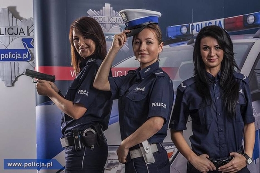 Cảnh sát xứ người