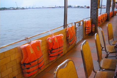 Theo chân đoàn kiểm tra hoạt động tàu du lịch ở Sài Gòn