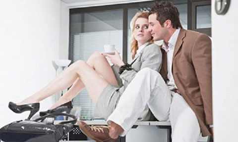 Chồng bình thản nghe vợ thú tội ngoại tình