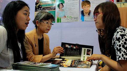 Du học: ở hay về?