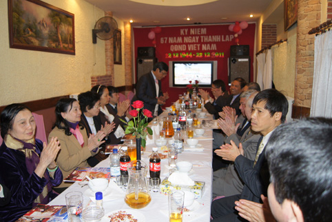 Họp mặt kỷ niệm 67 năm ngày thành lập QĐNDVN tại CH Ba Lan.