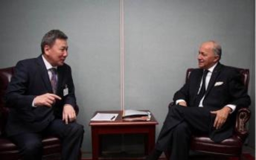 Pháp, Mông Cổ và Nhật ký hợp đồng mỏ uranium