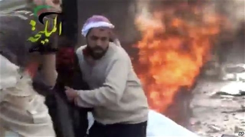 Không kích của Syria trúng một trạm xăng, hàng chục người chết