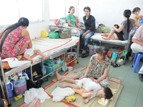 Bộ trưởng Y tế: Đang có dịch tay chân miệng