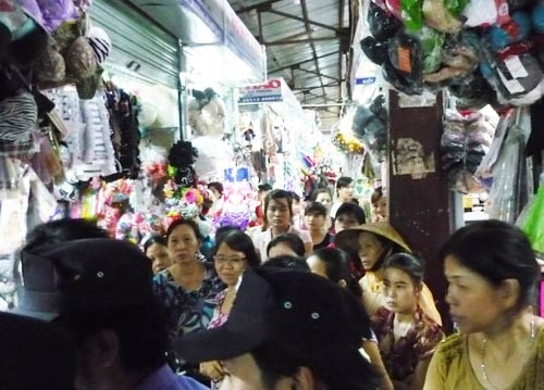 Phát hiện nhiều áo ngực có "thuốc lạ"