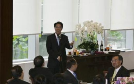 Dân biểu Hồng Kông đối đầu với đặc sứ Bắc Kinh