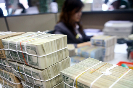 Tiền 'nhảy múa' trong túi, bí chỗ đầu tư