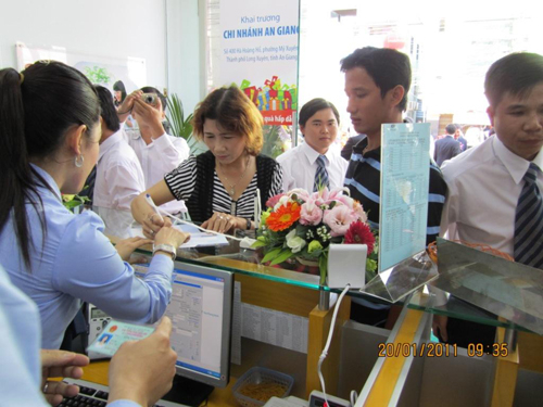 Đầu tư vào ngân hàng: Rót ngàn tỷ vẫn không run