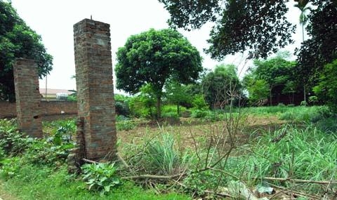 Bong bóng bất động sản xì hơi, “cò đất” chới với