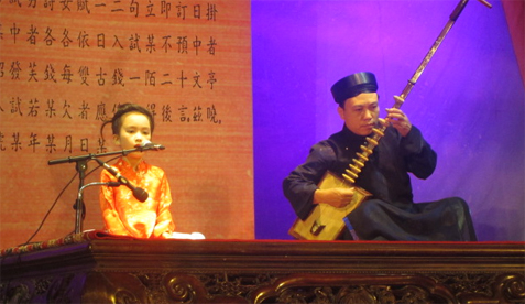 Hững hờ với văn hóa dân tộc: Sao lại trách giới trẻ?