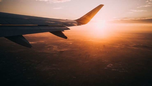 9 hành xử làm những người xung quanh khó chịu khi đi máy bay