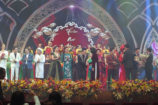 ĐSQ Việt Nam tại Ba Lan: Thông báo Chương trình giao lưu nghệ thuật do Ủy ban Nhà nước về người Việt Nam ở nước ngoài tổ chức nhân dịp đón Tết cổ truyền dân tộc.