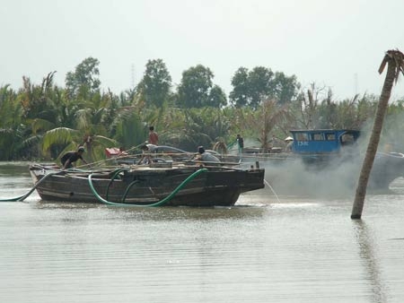 Bảo vệ môi trường sông Đồng Nai: Chưa quyết liệt