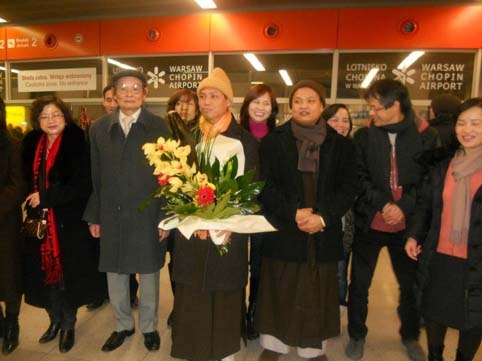 Thượng tọa Thích Trí Chơn ở Ba Lan đầu năm 2013.