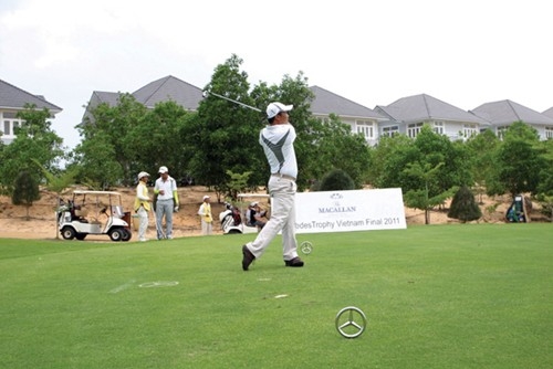Sân golf mùa bão giá