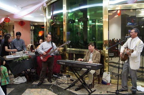 Gặp mặt nhân ngày Phụ nữ Việt Nam