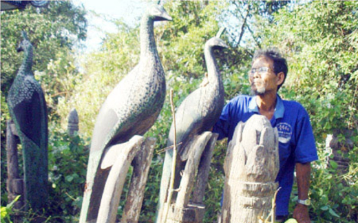 Đại gia săn lùng tượng nhà mồ ở Tây Nguyên